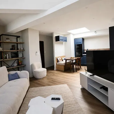 Break Aix-les-bains,2 Garage, Climatisation * إيكس ليه با